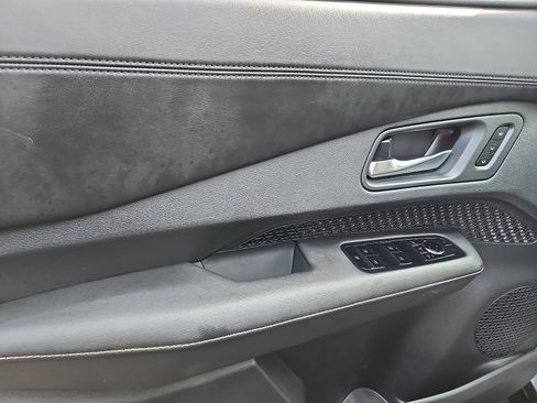 Certified 2023 Nissan Ariya AWD image 12