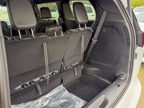 New 2026 Chrysler Pacifica Select image 28