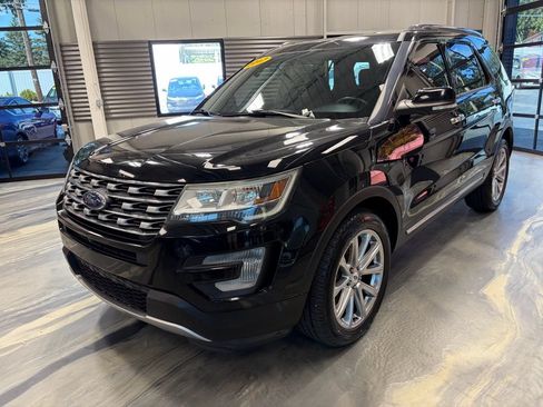 Used 2017 Ford Explorer Limited AWD/4WD image 3