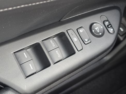 Used 2021 Honda Civic EX-L image 9