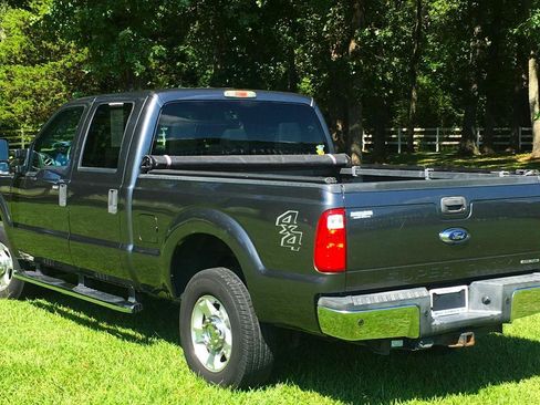 Used 2016 Ford F250 XLT w/ XLT Value Package AWD/4WD image 3