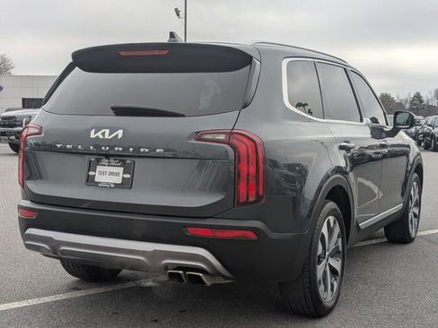Used 2022 Kia Telluride S image 3