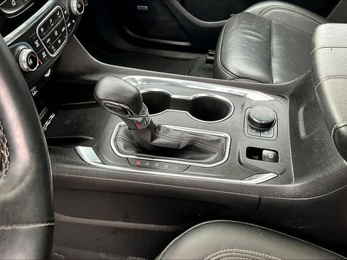 Used 2023 Chevrolet Traverse LT w/ LT Premium Package image 17