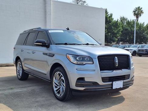Certified 2024 Lincoln Navigator Reserve AWD/4WD image 20