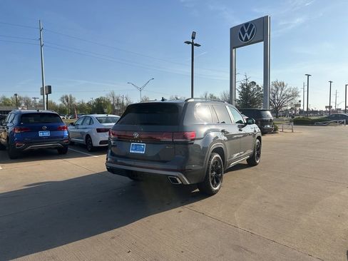 New 2026 Volkswagen Atlas Peak Edition AWD/4WD image 5