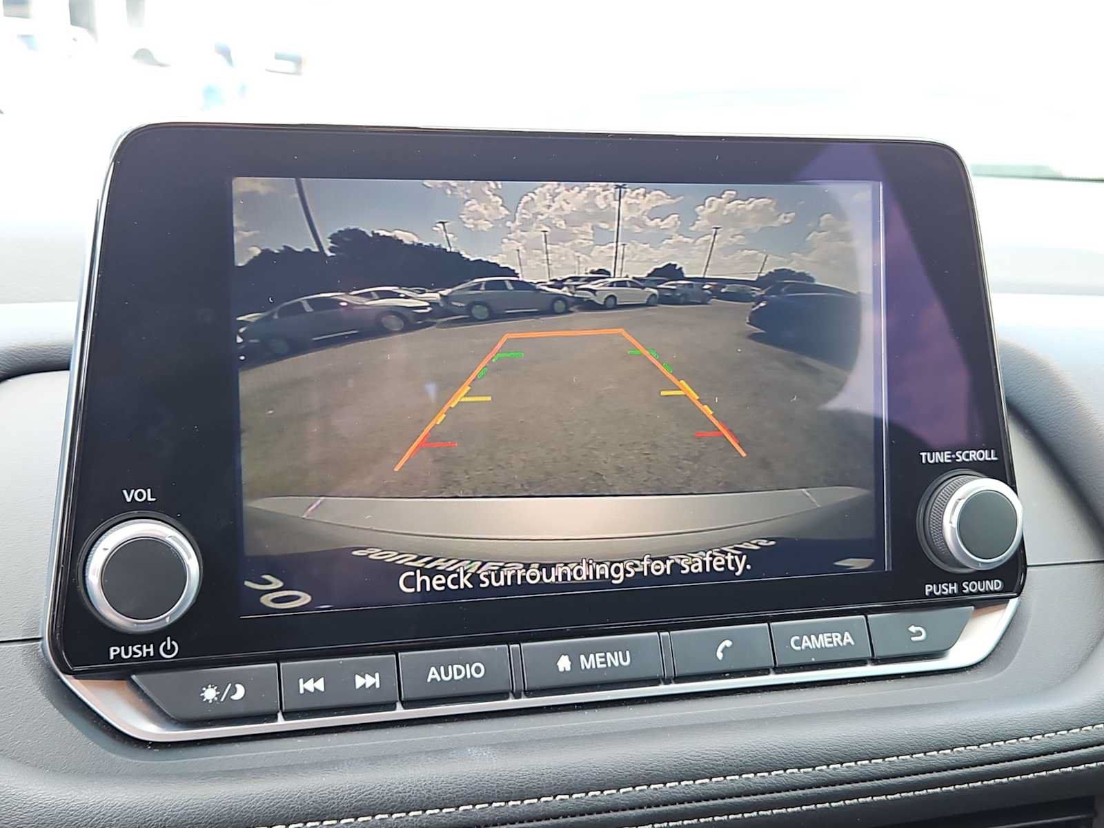 Used 2025 Nissan Rogue S FWD image 19