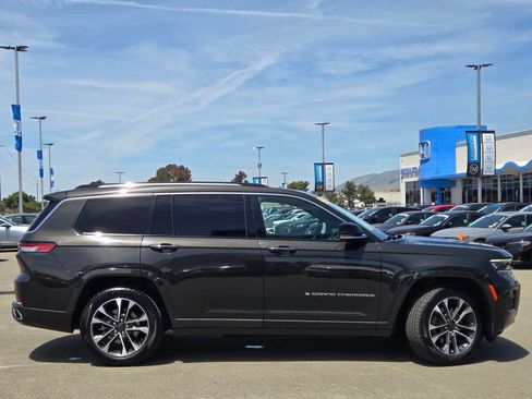 Used 2022 Jeep Grand Cherokee L Overland w/ Luxury Tech Group IV AWD/4WD image 8