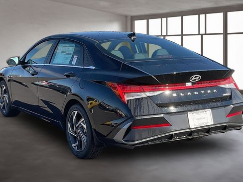 New 2026 Hyundai Elantra Limited image 3