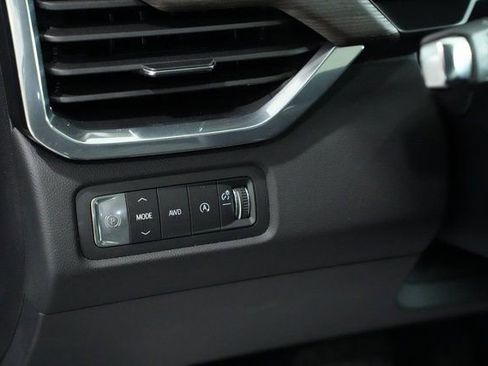 Used 2024 GMC Acadia Denali image 15