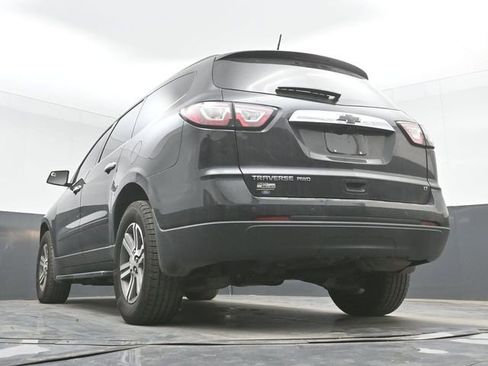 Used 2017 Chevrolet Traverse LT image 33