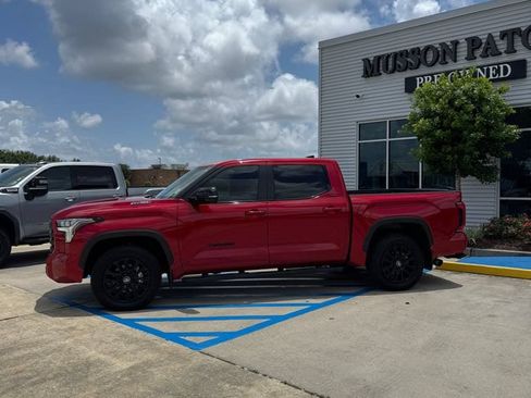 Used 2025 Toyota Tundra Limited AWD/4WD image 3
