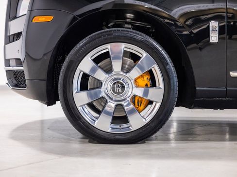 Used 2022 Rolls-Royce Cullinan AWD/4WD image 12