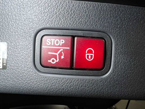 New 2026 Mercedes-Benz GLC 43 AMG 4MATIC image 16