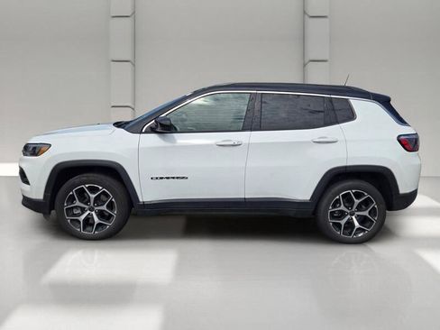Used 2025 Jeep Compass Limited AWD/4WD image 4