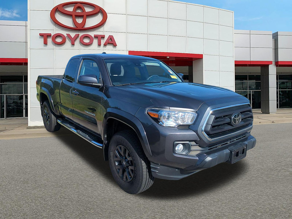 Used 2022 Toyota Tacoma SR5 w/ SR5 Appearance Package (SM) AWD/4WD image 2