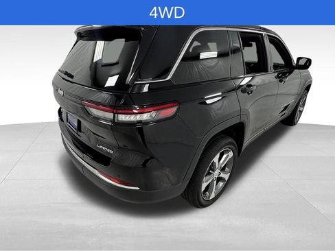 Used 2025 Jeep Grand Cherokee Limited AWD/4WD image 3
