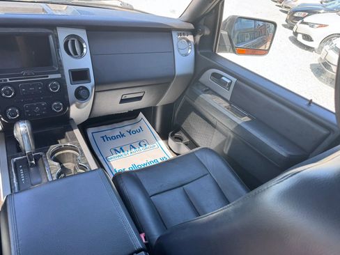 Used 2016 Ford Expedition Limited w/ Equipment Group 301A AWD/4WD image 31
