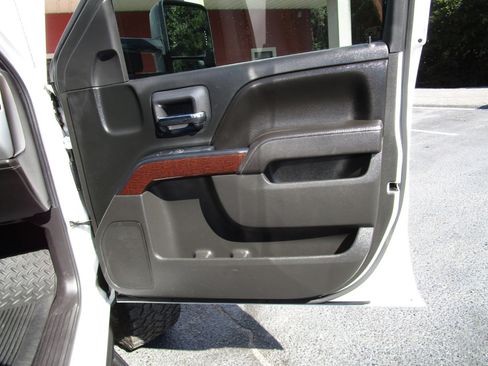 Used 2017 GMC Sierra 1500 SLE image 31