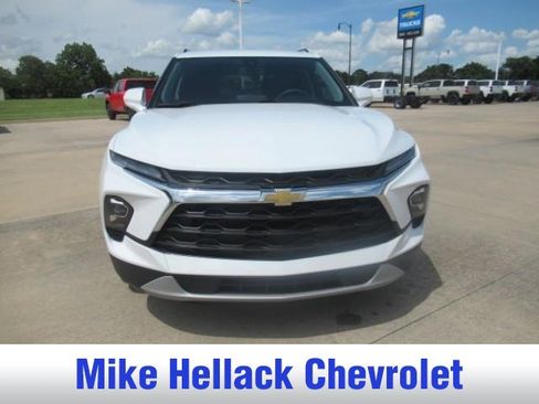 Used 2025 Chevrolet Blazer LT w/ Convenience Package FWD image 2