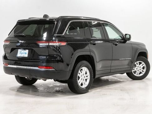 Used 2024 Jeep Grand Cherokee Laredo AWD/4WD image 30