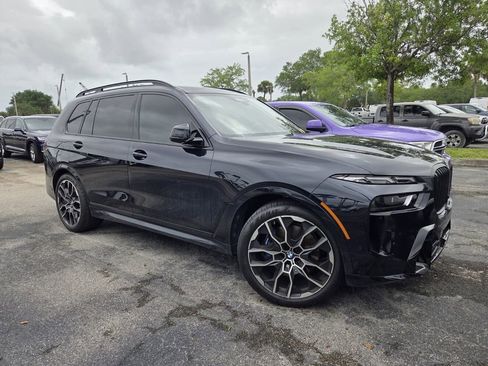 Used 2025 BMW X7 xDrive40i w/ M Sport Package image 2