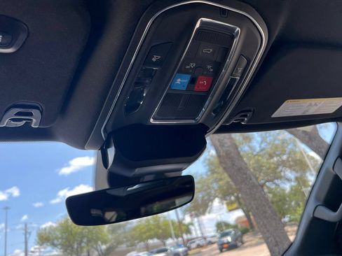 Used 2024 Jeep Wagoneer L Series II w/ Flexible Seating Group AWD/4WD image 19
