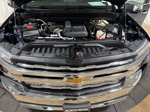 Used 2020 Chevrolet Silverado 1500 LTZ w/ LTZ Plus Package AWD/4WD image 40