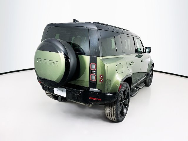 Used 2026 Land Rover Defender 110 X-Dynamic SE AWD/4WD image 5
