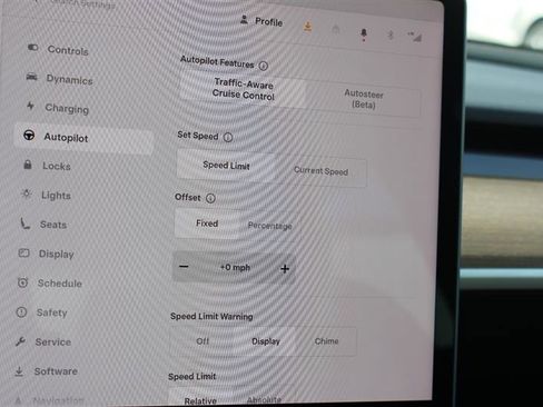 Used 2023 Tesla Model 3 Standard Range image 17