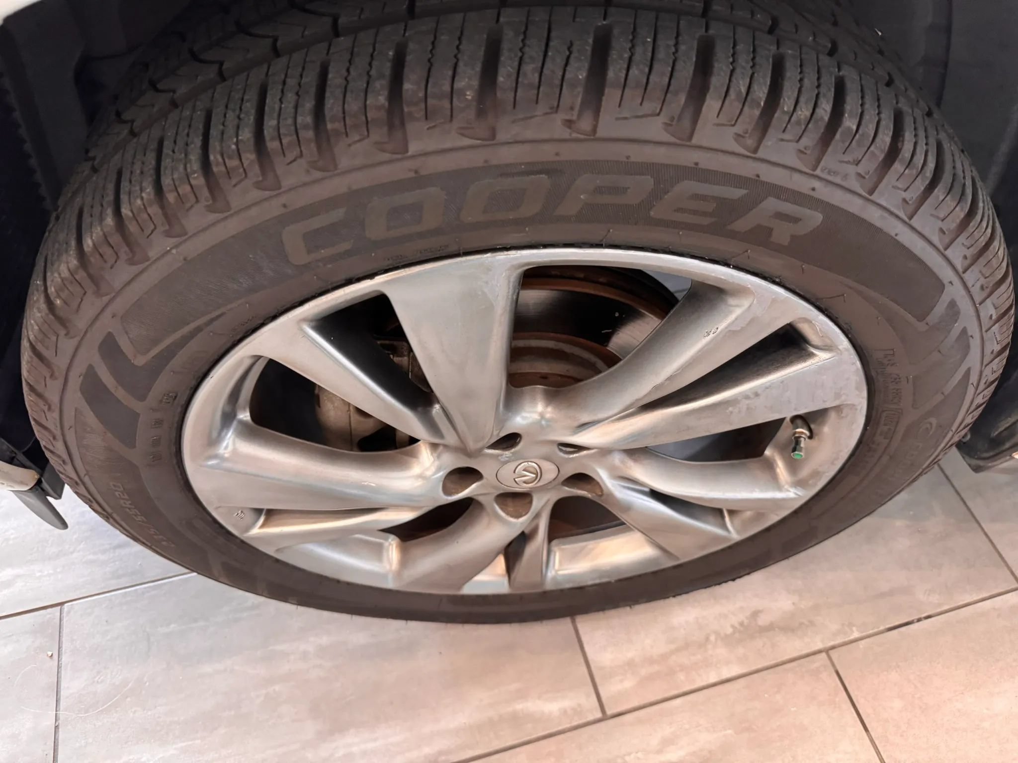Used 2014 INFINITI QX60 FWD w/ Deluxe Touring Package image 11