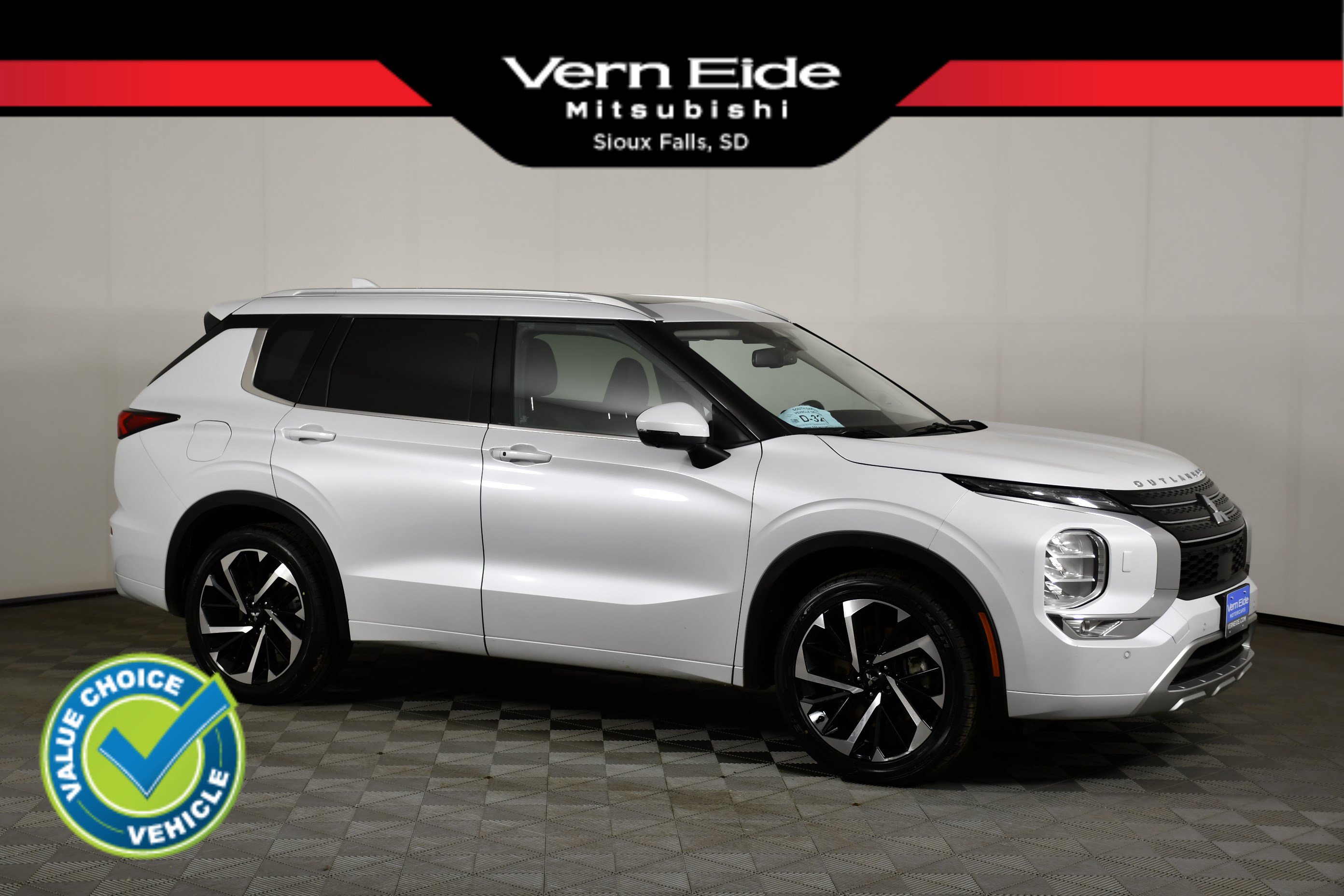 Used 2024 Mitsubishi Outlander SEL AWD/4WD image 1
