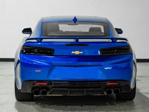 Used 2018 Chevrolet Camaro SS RWD image 7