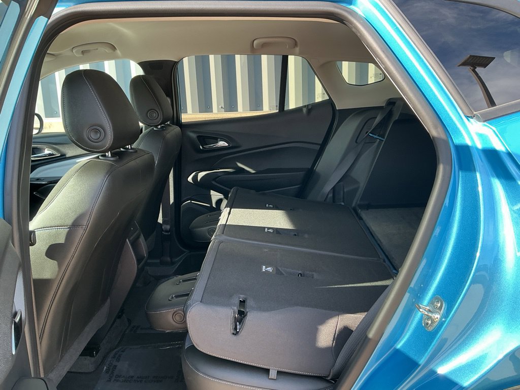 Used 2025 Chevrolet Trax LT w/ Driver Confidence Package FWD image 18