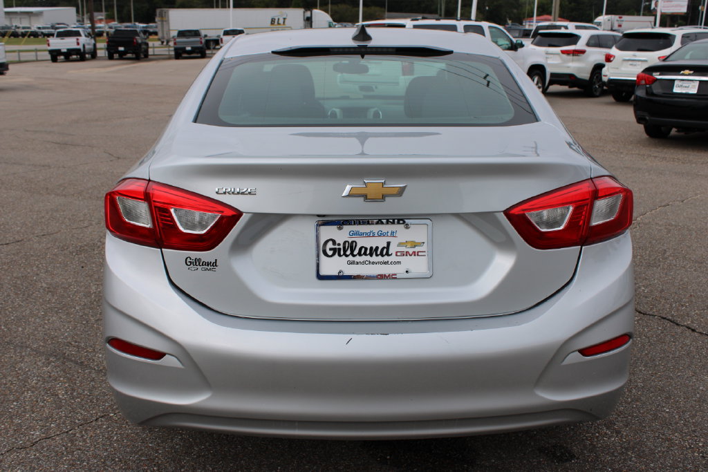 Used 2017 Chevrolet Cruze LS FWD image 7