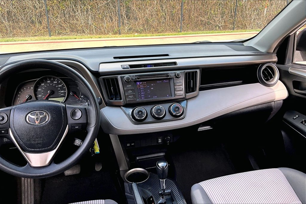 Used 2013 Toyota RAV4 LE FWD image 8