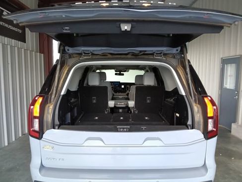 Used 2025 Ford Expedition Active RWD image 21