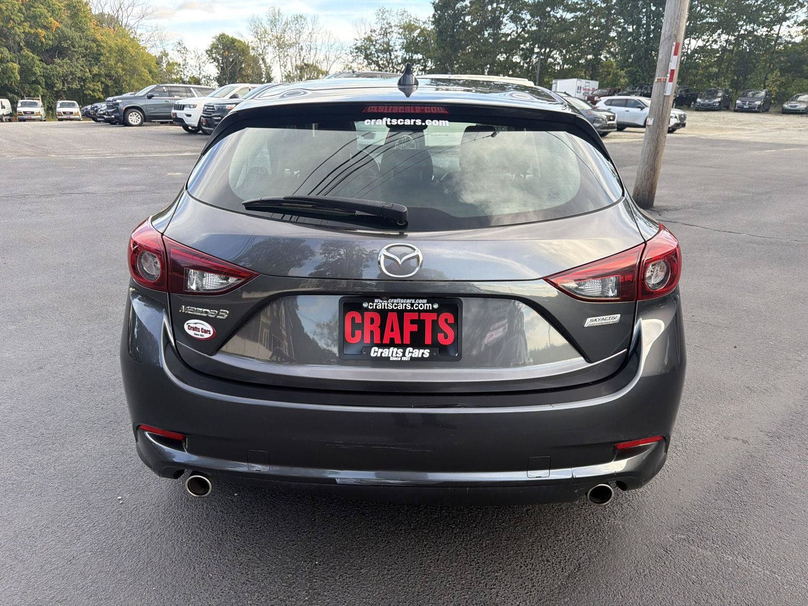 Used 2018 MAZDA MAZDA3 Grand Touring w/ Premium Equipment Package FWD image 4