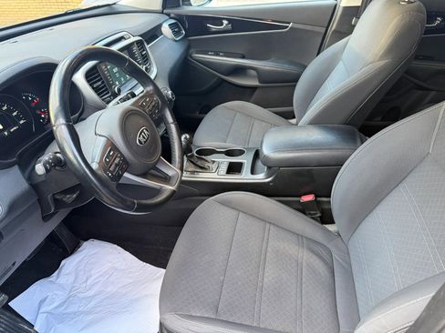 Used 2017 Kia Sorento AWD w/ LX V6 Convenience Package image 14