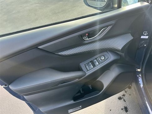 Used 2024 Subaru Ascent Premium w/ Convenience Package image 11