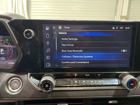 Used 2024 Chevrolet Colorado W/T image 25