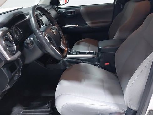 Used 2018 Toyota Tacoma SR5 image 20