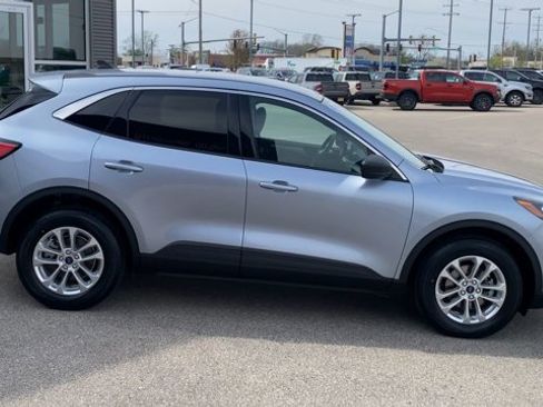 Certified 2022 Ford Escape SE w/ Convenience Package AWD/4WD image 2