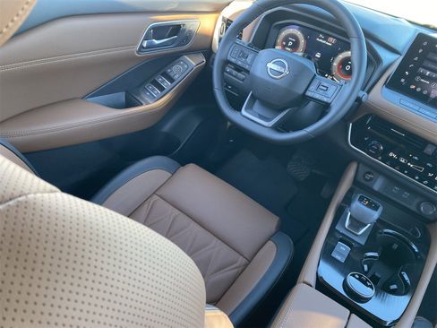 New 2026 Nissan Rogue Platinum w/ Tech Package image 15