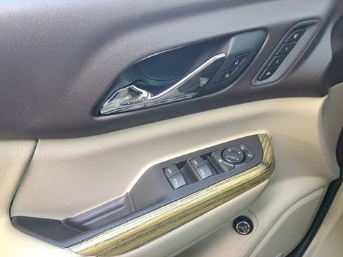 Used 2018 GMC Acadia Denali w/ Technology Package image 32