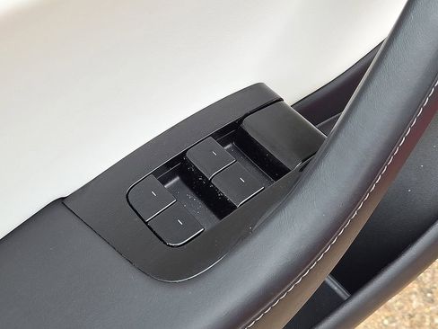 Used 2018 Tesla Model 3 Long Range image 21