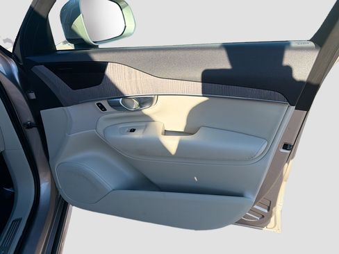 Used 2023 Volvo XC90 B6 Plus w/ Protection Package Premier image 34