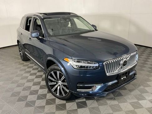 Certified 2024 Volvo XC90 B6 Plus image 40