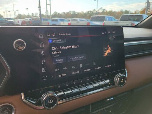 Used 2023 GMC Canyon AT4 w/ AT4 Premium Package image 20