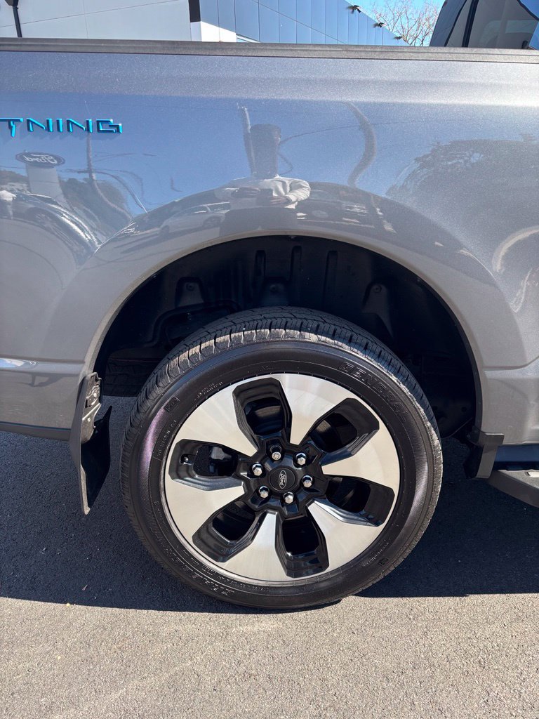 Used 2024 Ford F150 Lightning Platinum AWD/4WD image 7