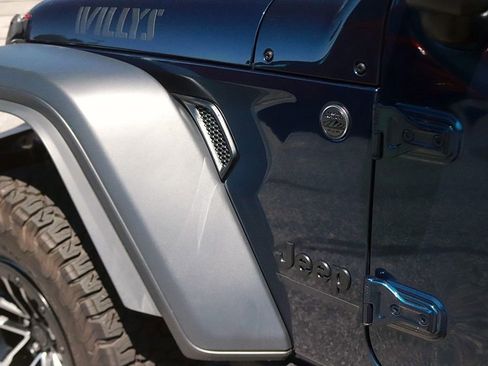 Used 2025 Jeep Wrangler Unlimited Sport AWD/4WD image 10